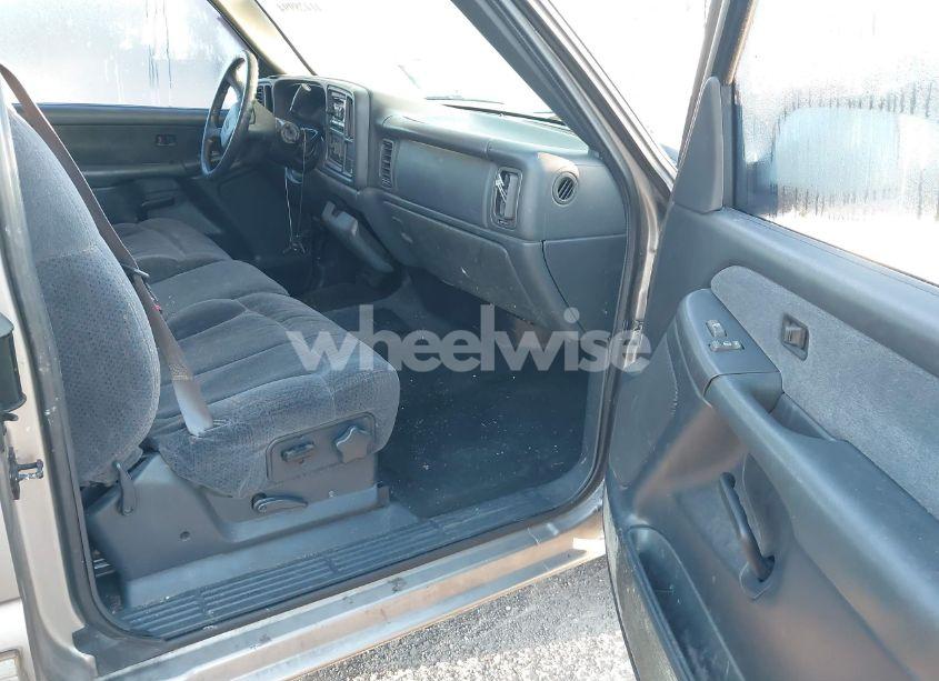 Photo 5 of 1999 Chevrolet Silverado 1500 LS (VIN 1GCEC19T7XE208969)