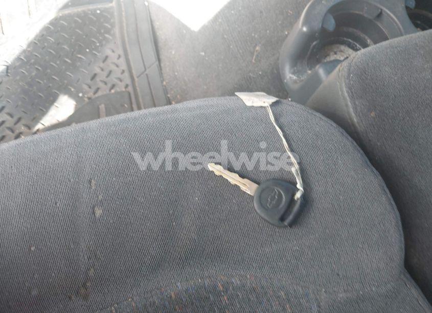 Photo 11 of 2004 Chevrolet Silverado 1500 LS (VIN 1GCEC19T84E311572)