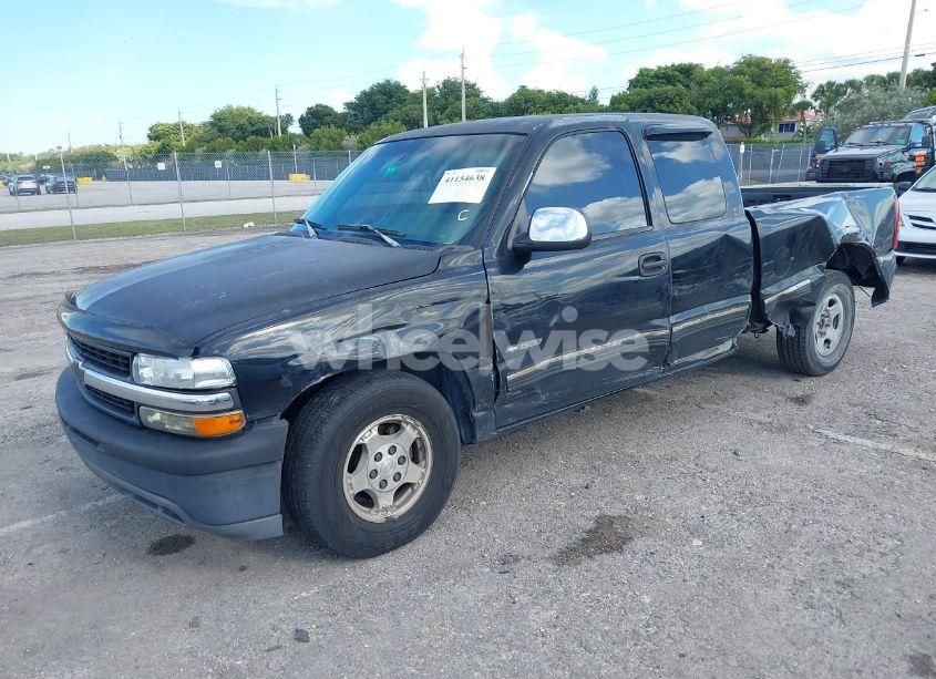 Photo 2 of 1999 Chevrolet Silverado 1500 LT (VIN 1GCEC19T8XZ144966)