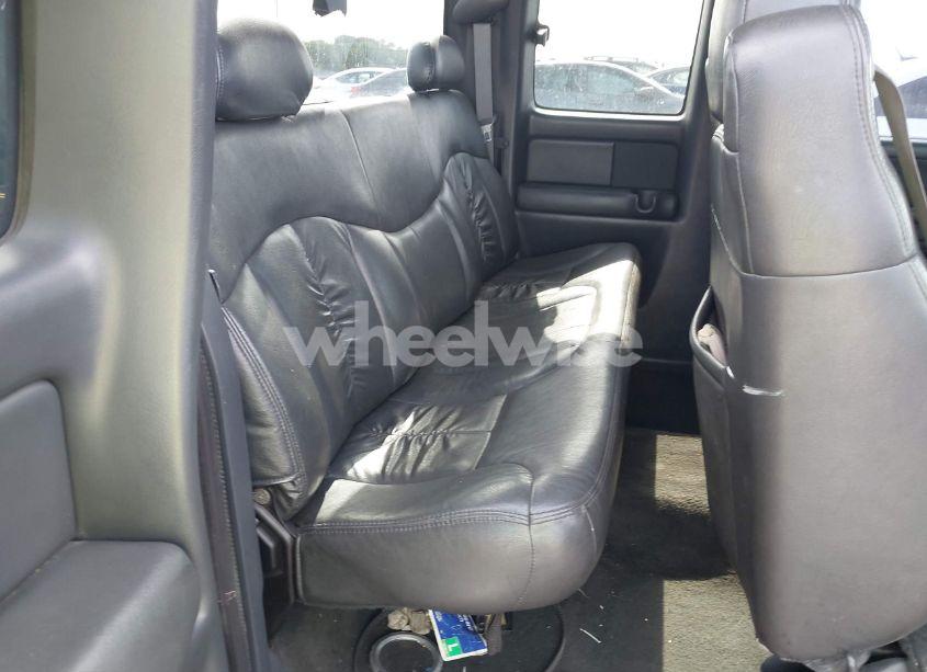 Photo 8 of 1999 Chevrolet Silverado 1500 LT (VIN 1GCEC19T8XZ144966)