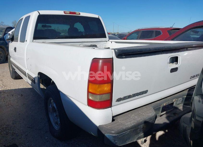 Photo 3 of 2000 Chevrolet Silverado 1500 LS (VIN 1GCEC19T8YZ221434)
