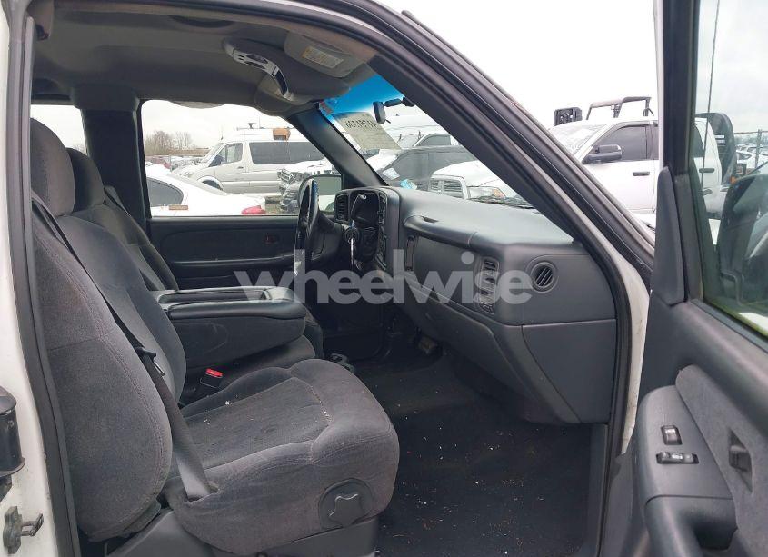 Photo 5 of 2002 Chevrolet Silverado 1500 LS (VIN 1GCEC19T92E213938)