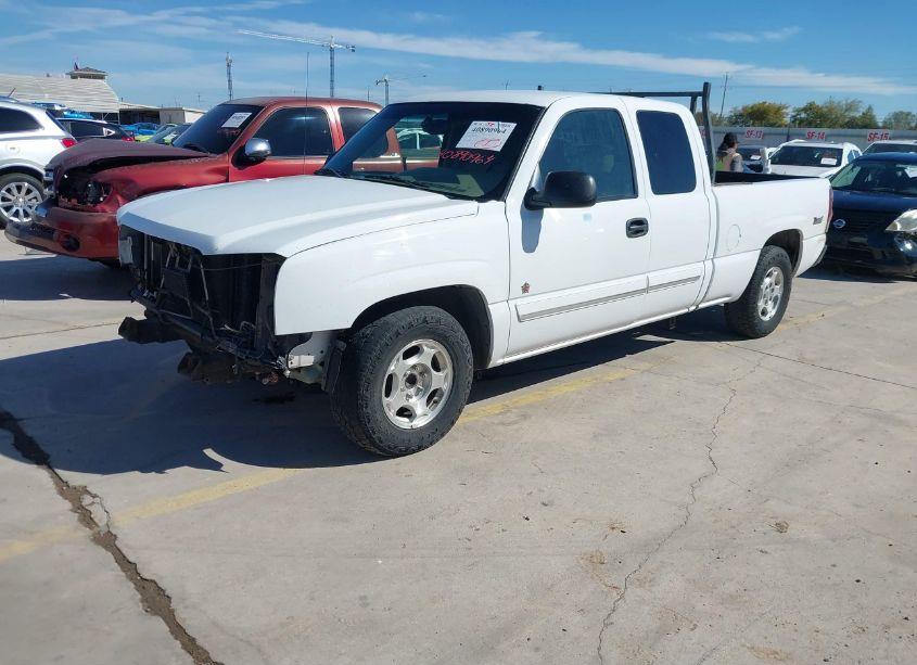 Photo 2 of 2003 Chevrolet Silverado 1500 LS (VIN 1GCEC19T93Z120590)
