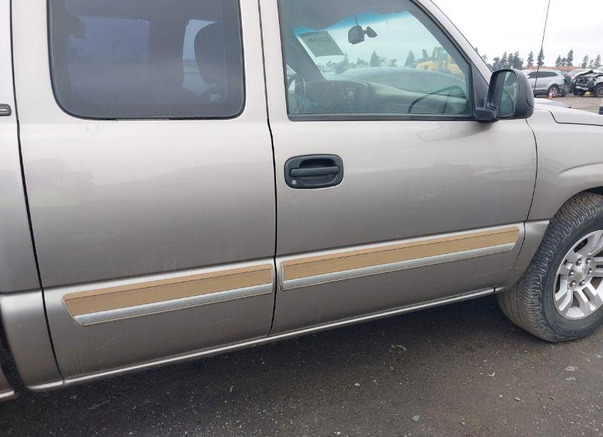 Photo 18 of 2003 Chevrolet Silverado 1500 LS (VIN 1GCEC19TX3Z280431)