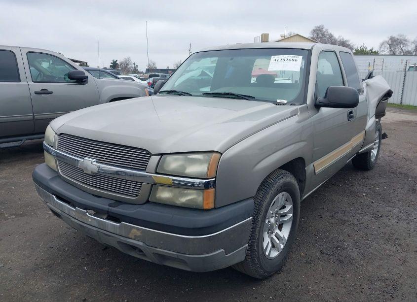Photo 2 of 2003 Chevrolet Silverado 1500 LS (VIN 1GCEC19TX3Z280431)