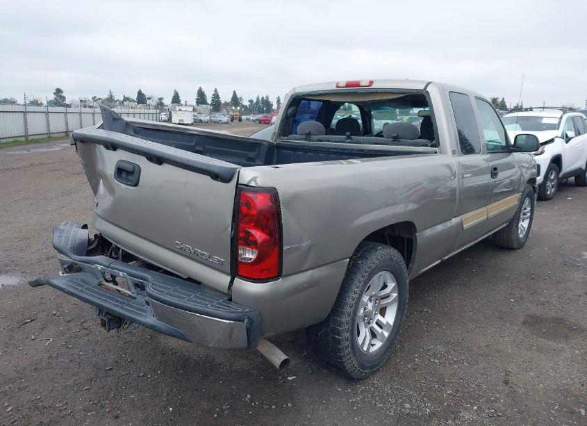 Photo 4 of 2003 Chevrolet Silverado 1500 LS (VIN 1GCEC19TX3Z280431)