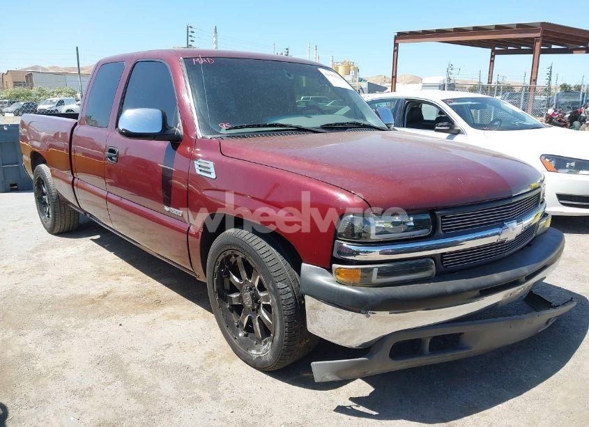 2000 Chevrolet Silverado 1500 LS (VIN 1GCEC19TXYZ179798) main photo