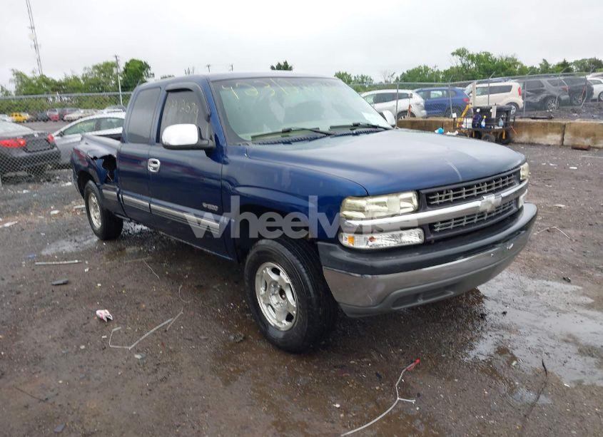 2002 Chevrolet Silverado 1500 LS (VIN 1GCEC19V02Z213790) main photo