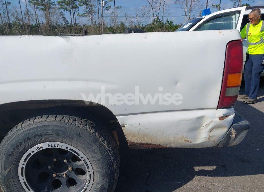 Photo 12 of 2002 Chevrolet Silverado 1500 (VIN 1GCEC19V12E302095)