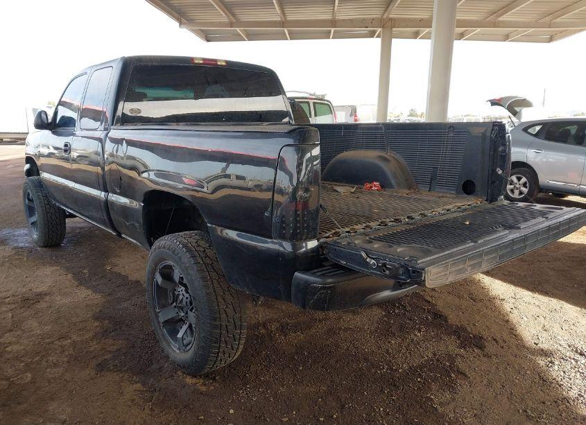 Photo 3 of 2004 Chevrolet Silverado 1500 LS (VIN 1GCEC19V14Z338915)
