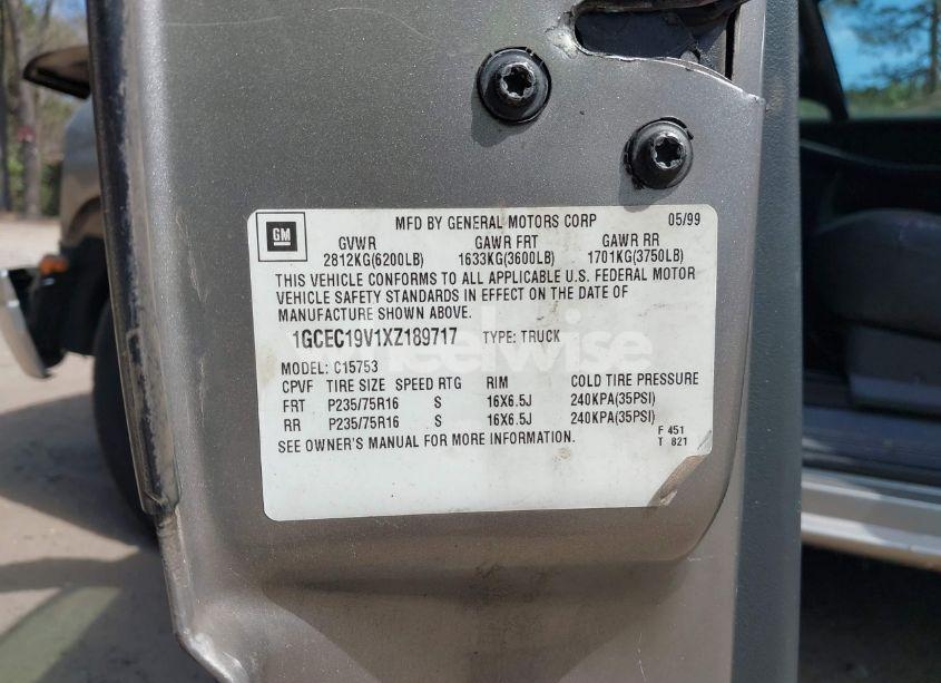 Photo 9 of 1999 Chevrolet Silverado 1500 (VIN 1GCEC19V1XZ189717)