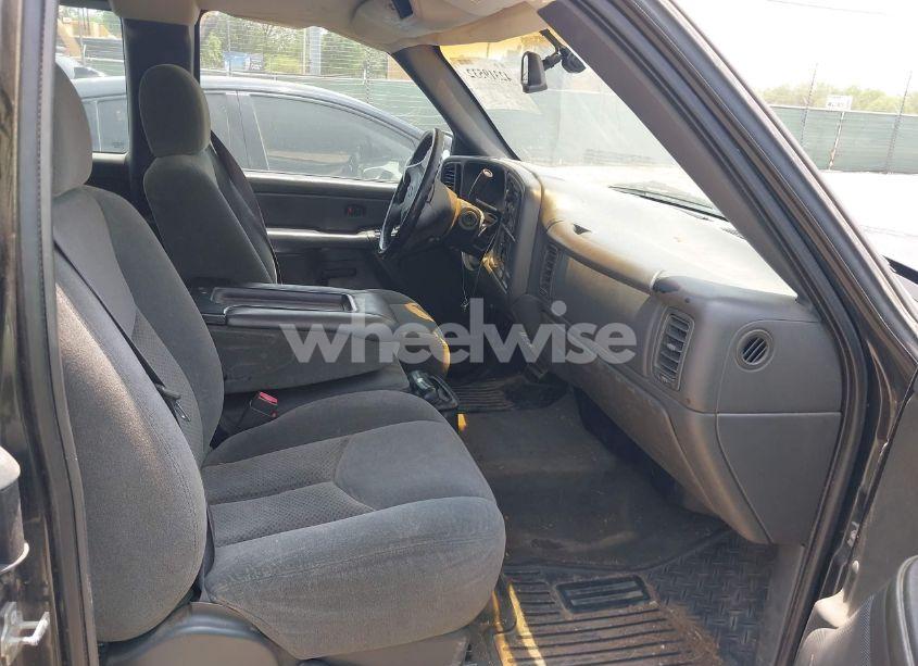 Photo 5 of 2004 Chevrolet Silverado 1500 LS (VIN 1GCEC19V24Z240928)