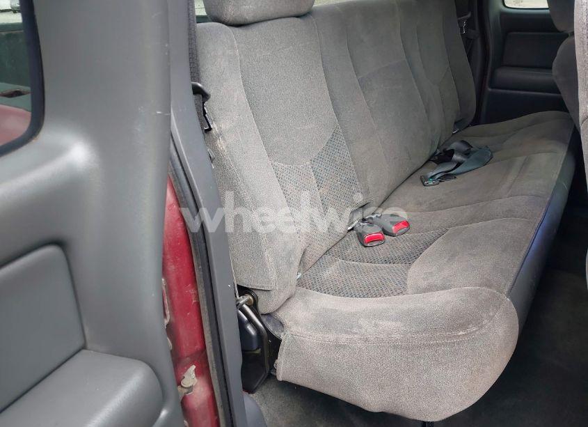 Photo 8 of 2005 Chevrolet Silverado 1500 LS (VIN 1GCEC19V25Z160966)