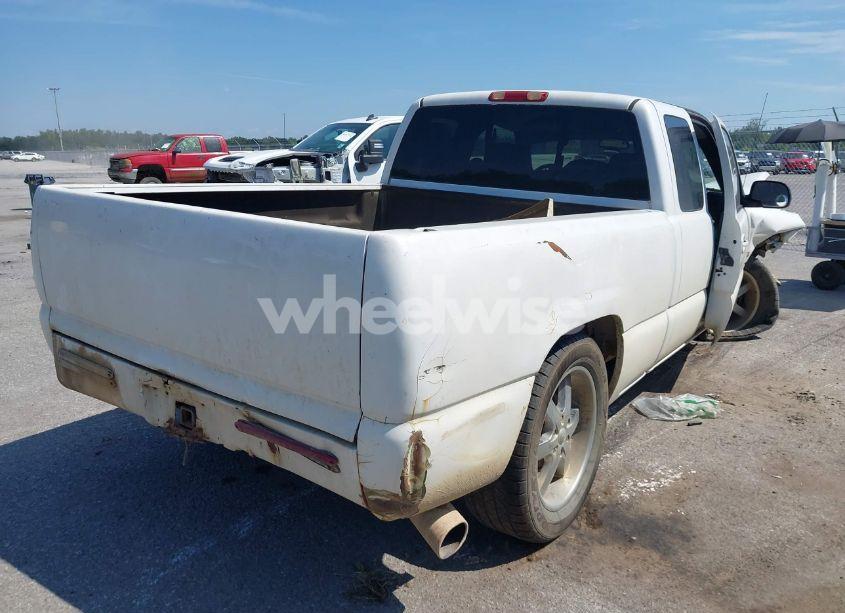 Photo 4 of 2006 Chevrolet Silverado 1500 LT1 (VIN 1GCEC19V46Z210980)