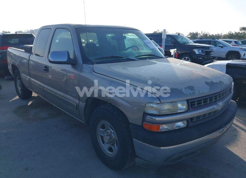 1999 Chevrolet Silverado 1500 LS (VIN 1GCEC19V4XZ179327) main photo
