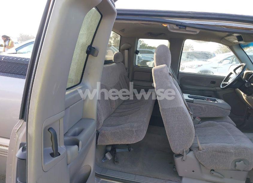 Photo 8 of 1999 Chevrolet Silverado 1500 LS (VIN 1GCEC19V4XZ179327)