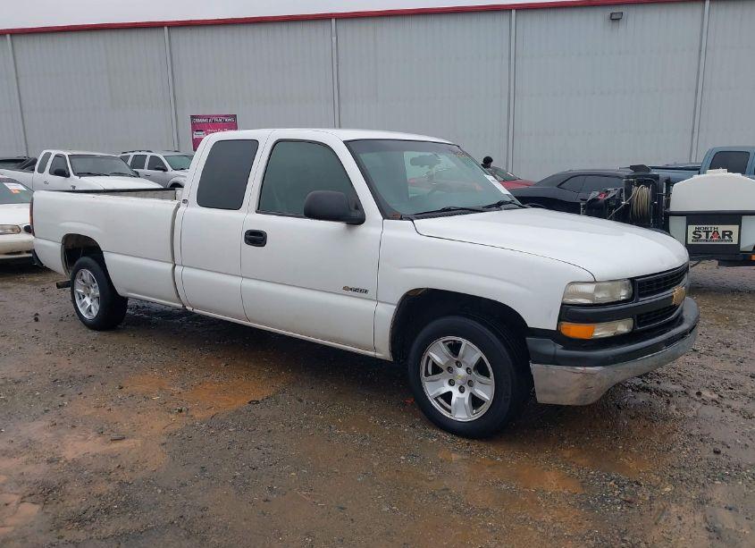 2002 Chevrolet Silverado 1500 (VIN 1GCEC19V52E291960) main photo