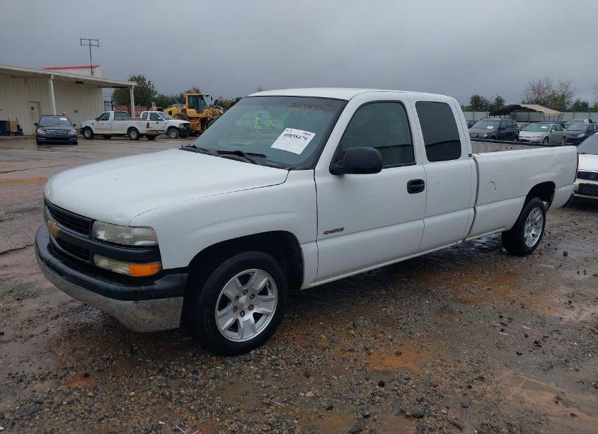Photo 2 of 2002 Chevrolet Silverado 1500 (VIN 1GCEC19V52E291960)