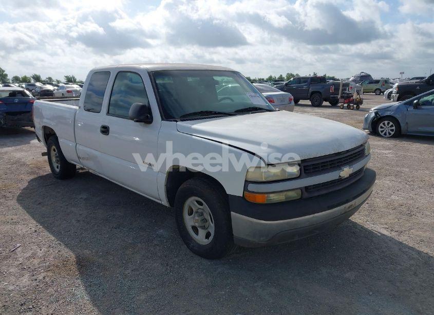 2002 Chevrolet Silverado 1500 (VIN 1GCEC19V52Z237437) main photo