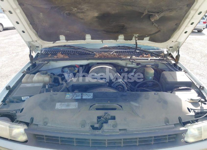 Photo 10 of 2002 Chevrolet Silverado 1500 (VIN 1GCEC19V52Z237437)
