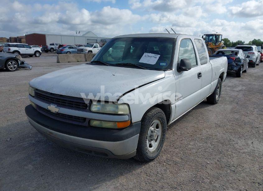 Photo 2 of 2002 Chevrolet Silverado 1500 (VIN 1GCEC19V52Z237437)