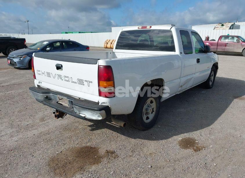 Photo 4 of 2002 Chevrolet Silverado 1500 (VIN 1GCEC19V52Z237437)