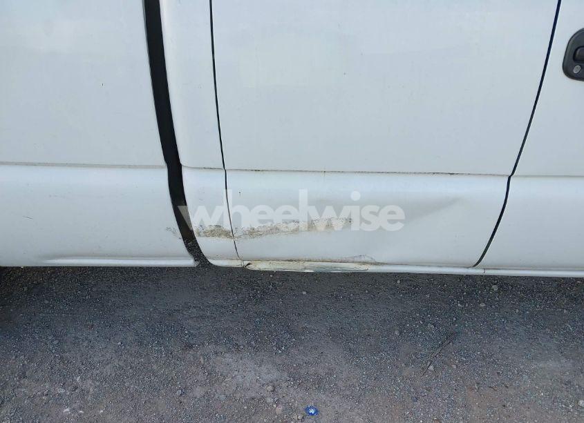 Photo 6 of 2002 Chevrolet Silverado 1500 (VIN 1GCEC19V52Z237437)