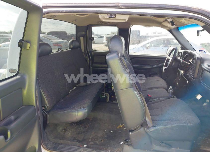 Photo 8 of 2002 Chevrolet Silverado 1500 (VIN 1GCEC19V52Z237437)