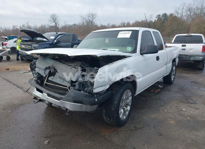 Photo 2 of 2004 Chevrolet Silverado 1500 LS (VIN 1GCEC19V54Z353580)