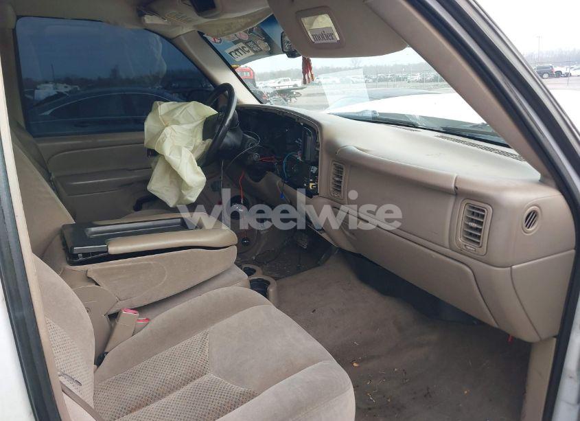 Photo 5 of 2004 Chevrolet Silverado 1500 LS (VIN 1GCEC19V54Z353580)