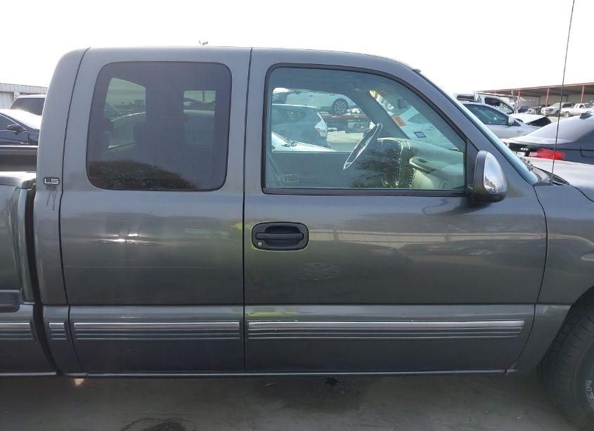 Photo 13 of 1999 Chevrolet Silverado 1500 LS (VIN 1GCEC19V5XZ173021)