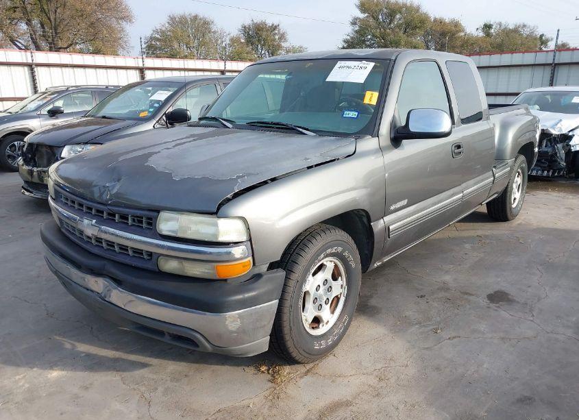 Photo 2 of 1999 Chevrolet Silverado 1500 LS (VIN 1GCEC19V5XZ173021)