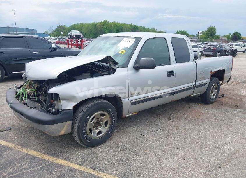 Photo 2 of 2001 Chevrolet Silverado 1500 LS (VIN 1GCEC19V61Z247067)