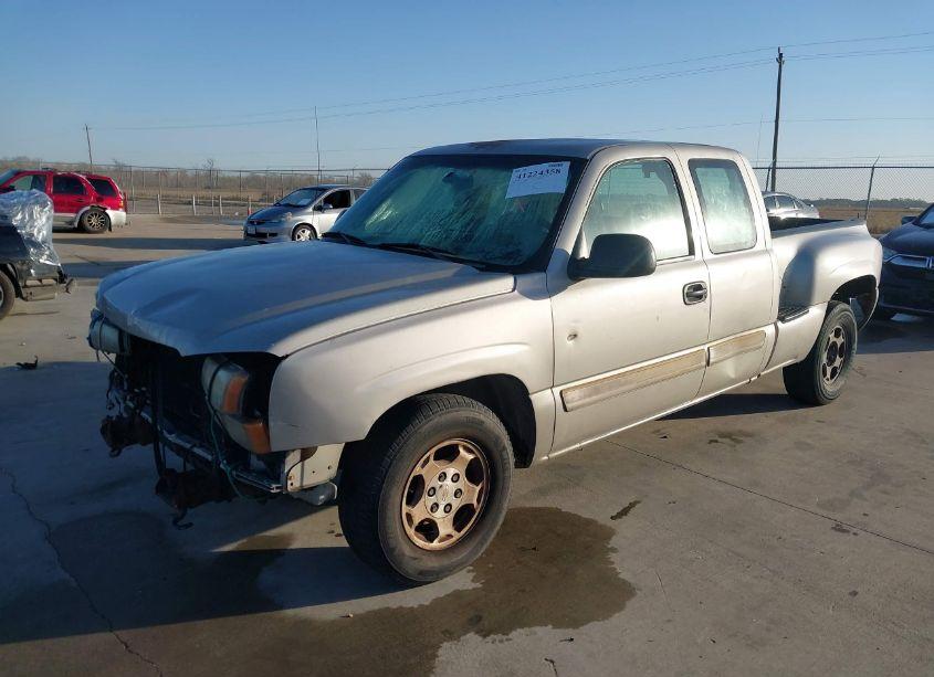 Photo 2 of 2004 Chevrolet Silverado 1500 LS (VIN 1GCEC19V74Z113950)
