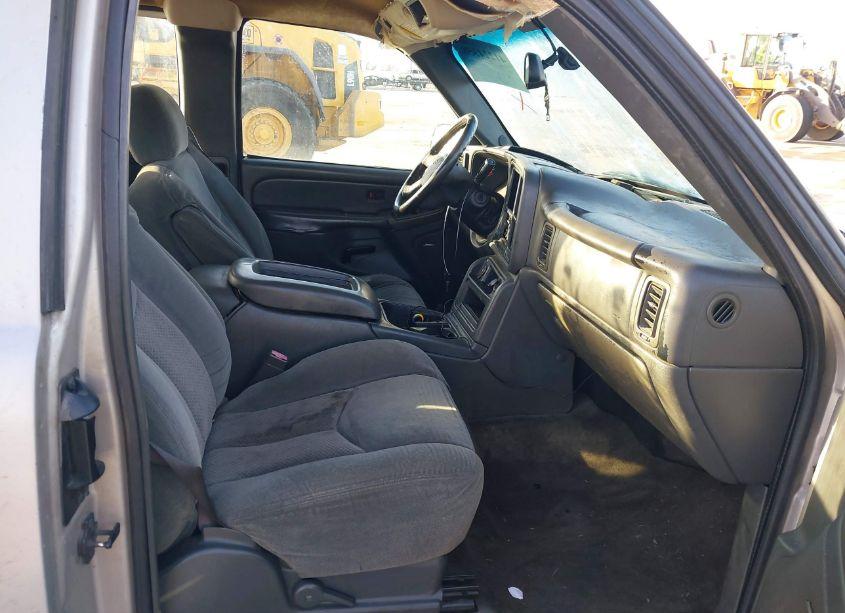 Photo 5 of 2004 Chevrolet Silverado 1500 LS (VIN 1GCEC19V74Z113950)