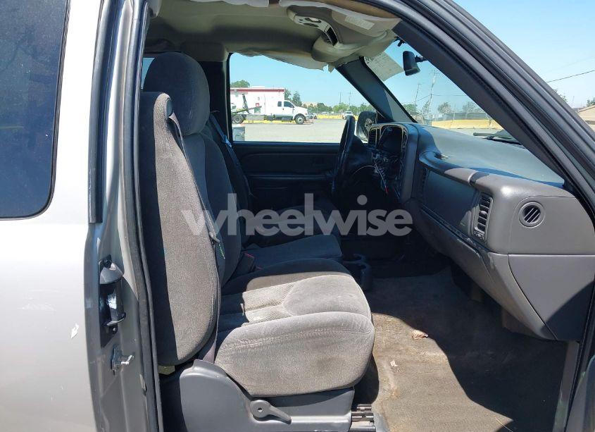 Photo 5 of 2005 Chevrolet Silverado 1500 LS (VIN 1GCEC19V95Z358315)