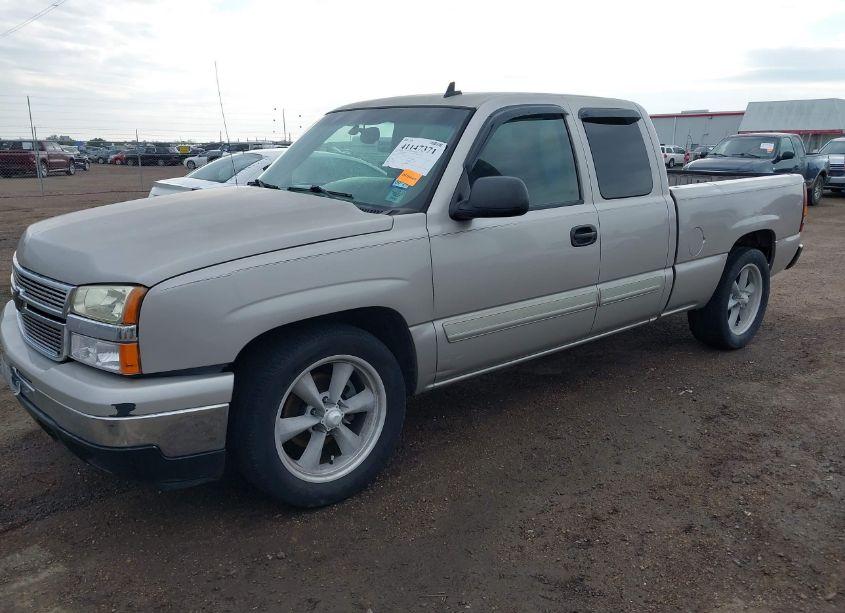 Photo 2 of 2006 Chevrolet Silverado 1500 LT1 (VIN 1GCEC19V96Z134415)