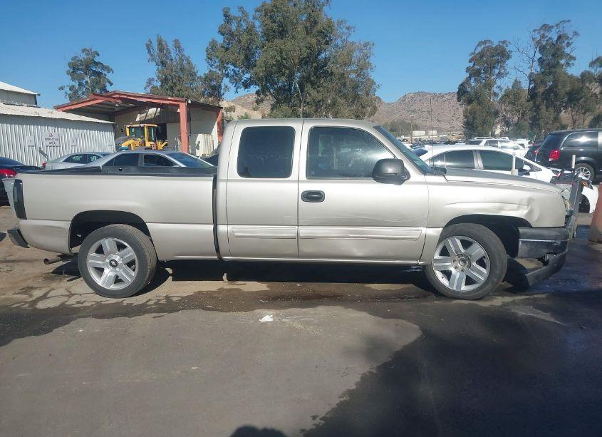 Photo 13 of 2004 Chevrolet Silverado 1500 LS (VIN 1GCEC19VX4Z305041)