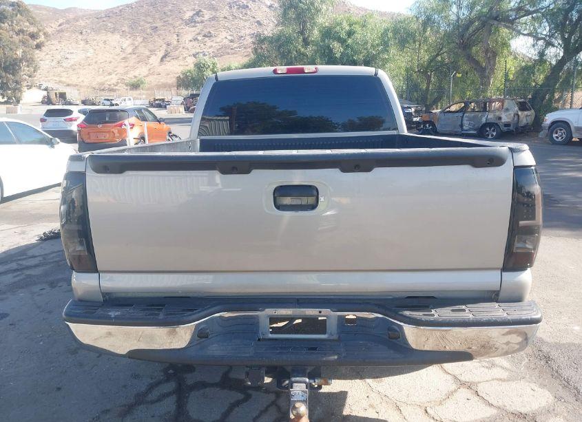 Photo 16 of 2004 Chevrolet Silverado 1500 LS (VIN 1GCEC19VX4Z305041)