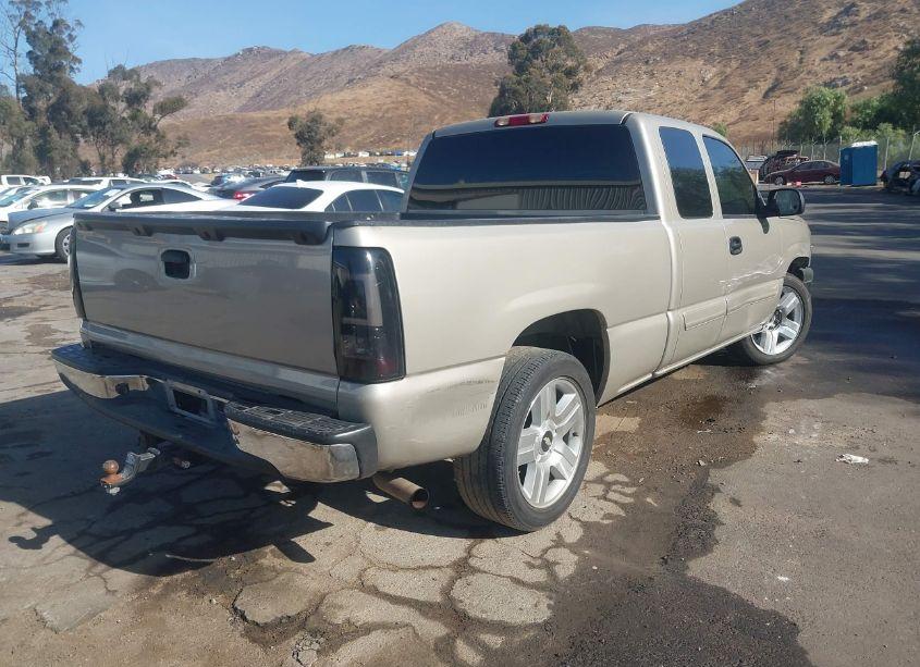Photo 4 of 2004 Chevrolet Silverado 1500 LS (VIN 1GCEC19VX4Z305041)