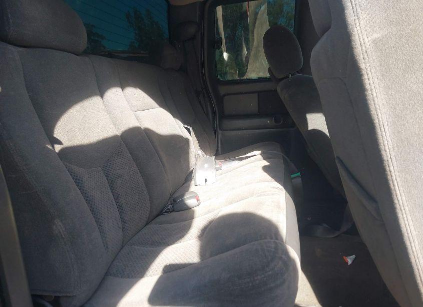 Photo 8 of 2004 Chevrolet Silverado 1500 LS (VIN 1GCEC19VX4Z305041)