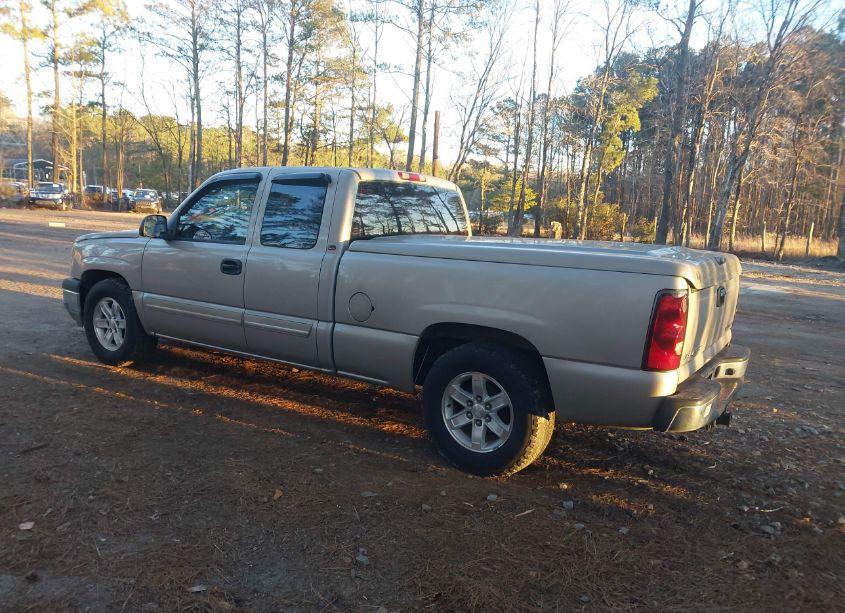 Photo 3 of 2005 Chevrolet Silverado 1500 LS (VIN 1GCEC19VX5Z210495)