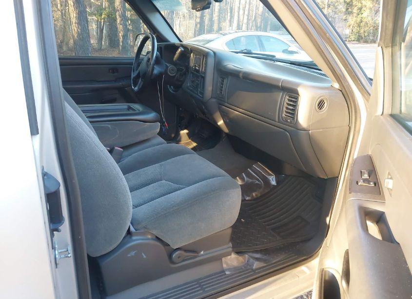 Photo 5 of 2005 Chevrolet Silverado 1500 LS (VIN 1GCEC19VX5Z210495)