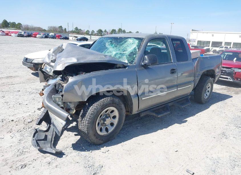 Photo 2 of 2007 Chevrolet Silverado 1500 CLASSIC LT1 (VIN 1GCEC19VX7Z118015)
