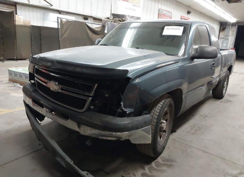 Photo 2 of 2007 Chevrolet Silverado 1500 CLASSIC WORK TRUCK (VIN 1GCEC19VX7Z199842)