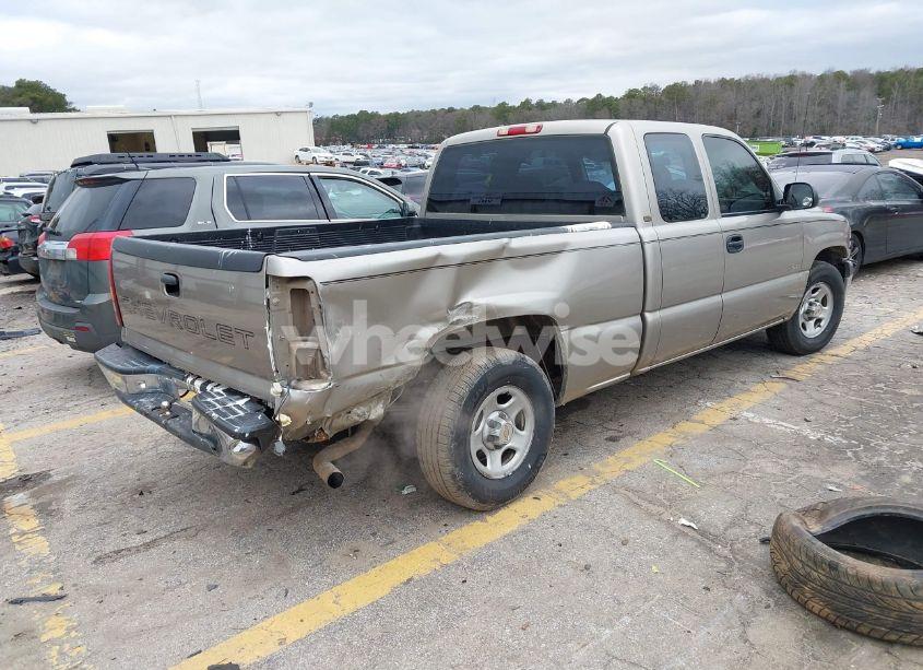 Photo 4 of 2002 Chevrolet Silverado 1500 (VIN 1GCEC19W12Z120303)