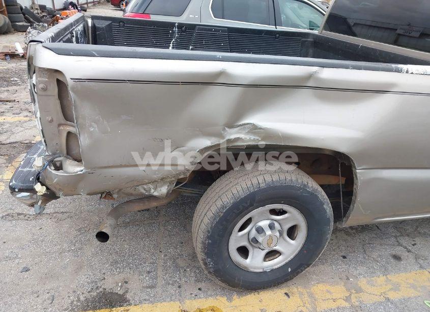 Photo 6 of 2002 Chevrolet Silverado 1500 (VIN 1GCEC19W12Z120303)