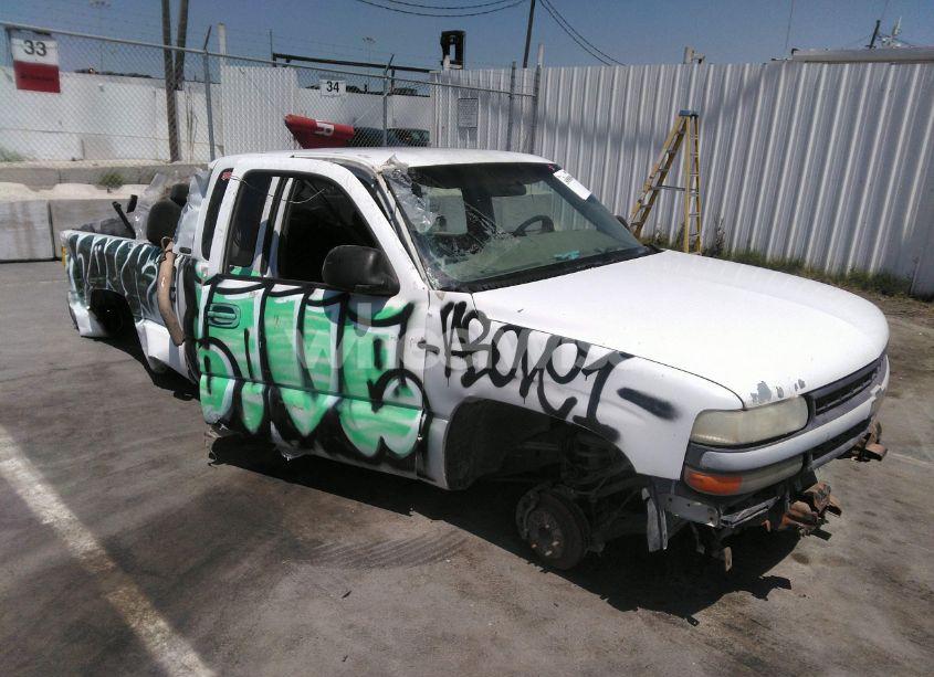 2002 Chevrolet Silverado 1500 (VIN 1GCEC19X02Z196913) main photo