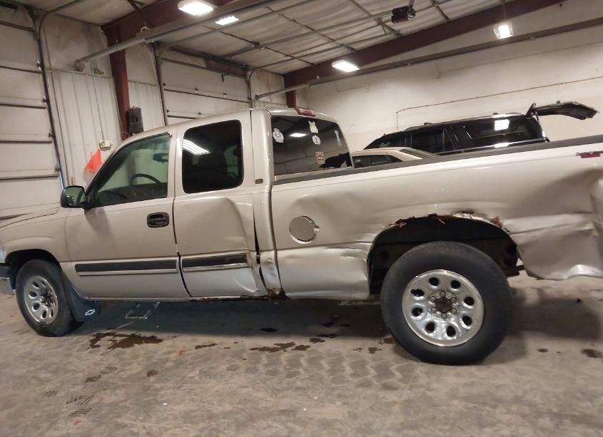 Photo 15 of 2005 Chevrolet Silverado 1500 (VIN 1GCEC19X15Z117561)