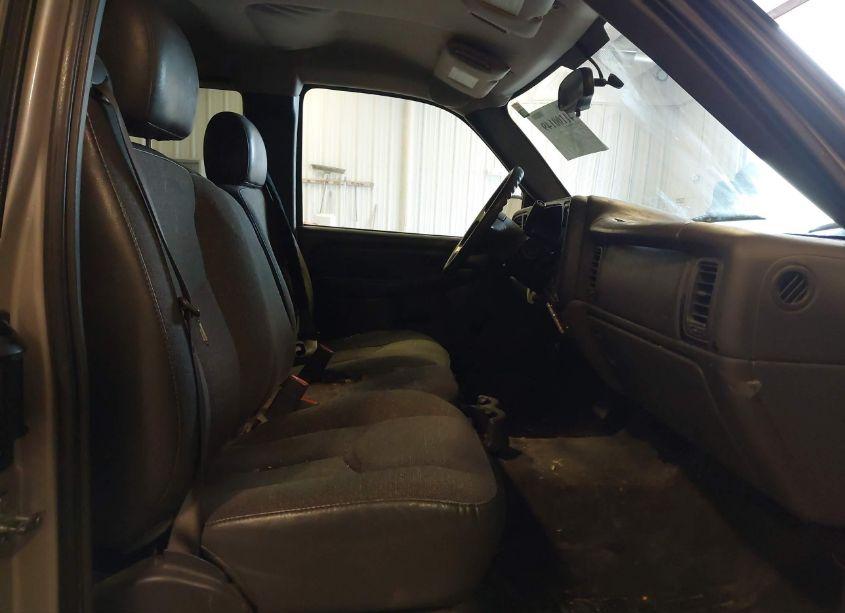 Photo 5 of 2005 Chevrolet Silverado 1500 (VIN 1GCEC19X15Z117561)